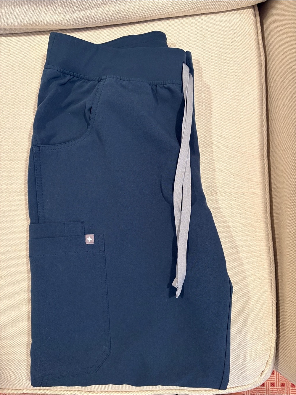 FiIGS Women’s Navy scrub Pants with Pockets